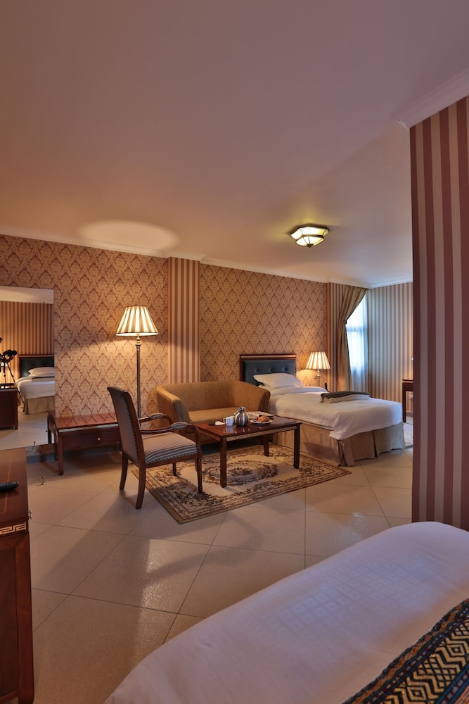 The Residence Suite Hotel 12/42