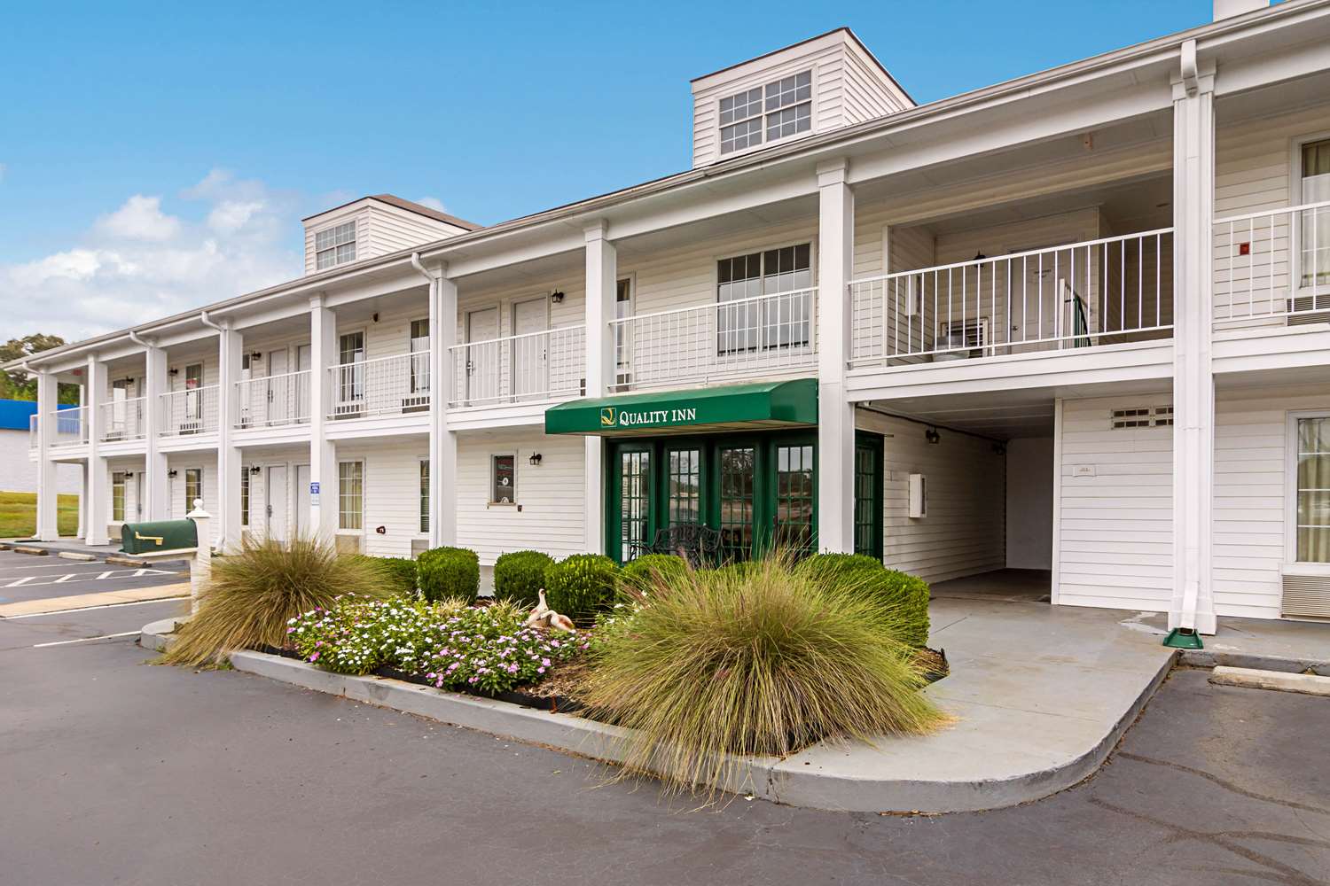 Quality Inn Thomaston 4/37