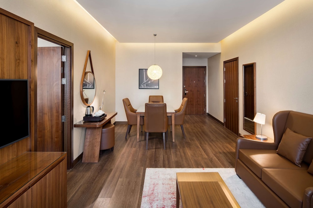 Radisson Blu Dubai Canal View 47/75