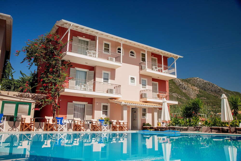 G. George Hotel 1/50