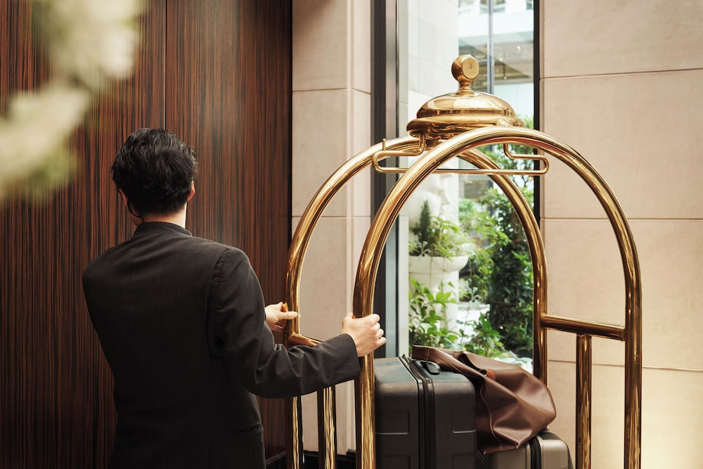 L'Hermitage Hotel 11/70