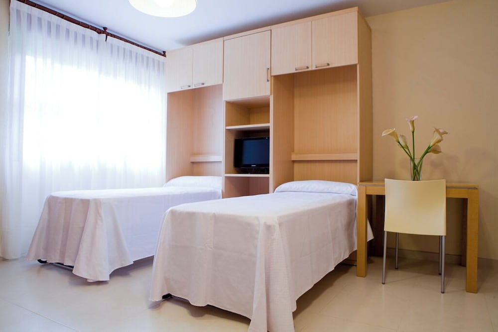 APARTAMENTOS LOS ARCES 26/65