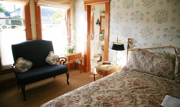 Pacific Grove Inn 75/79