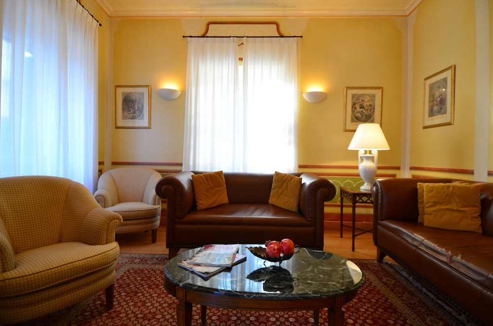 Siora Vittoria Boutique Hotel 30/48