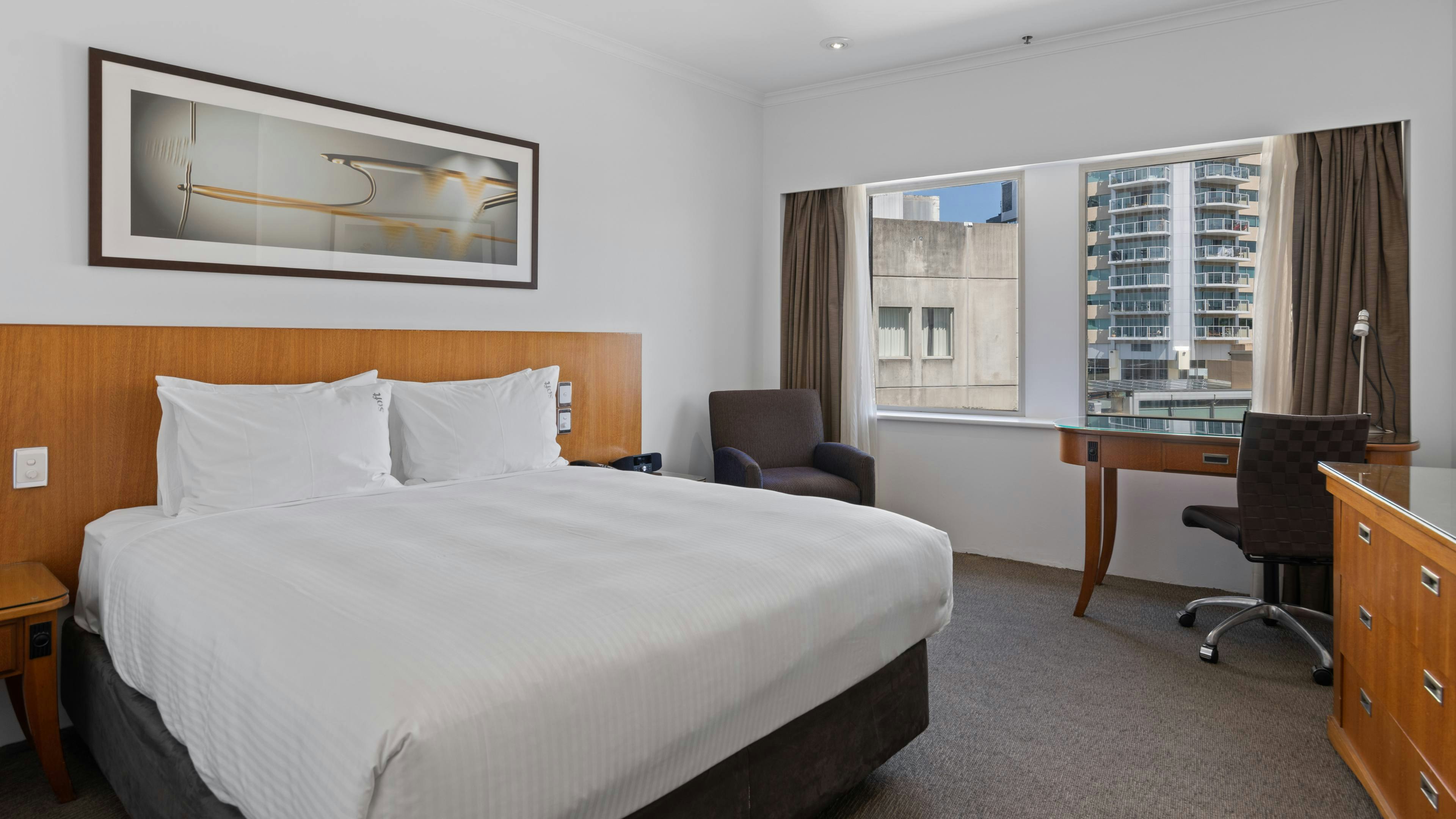 Holiday Inn Potts Point 24/78
