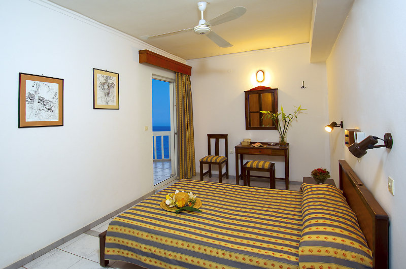 Pal Beach Hotel 17/50