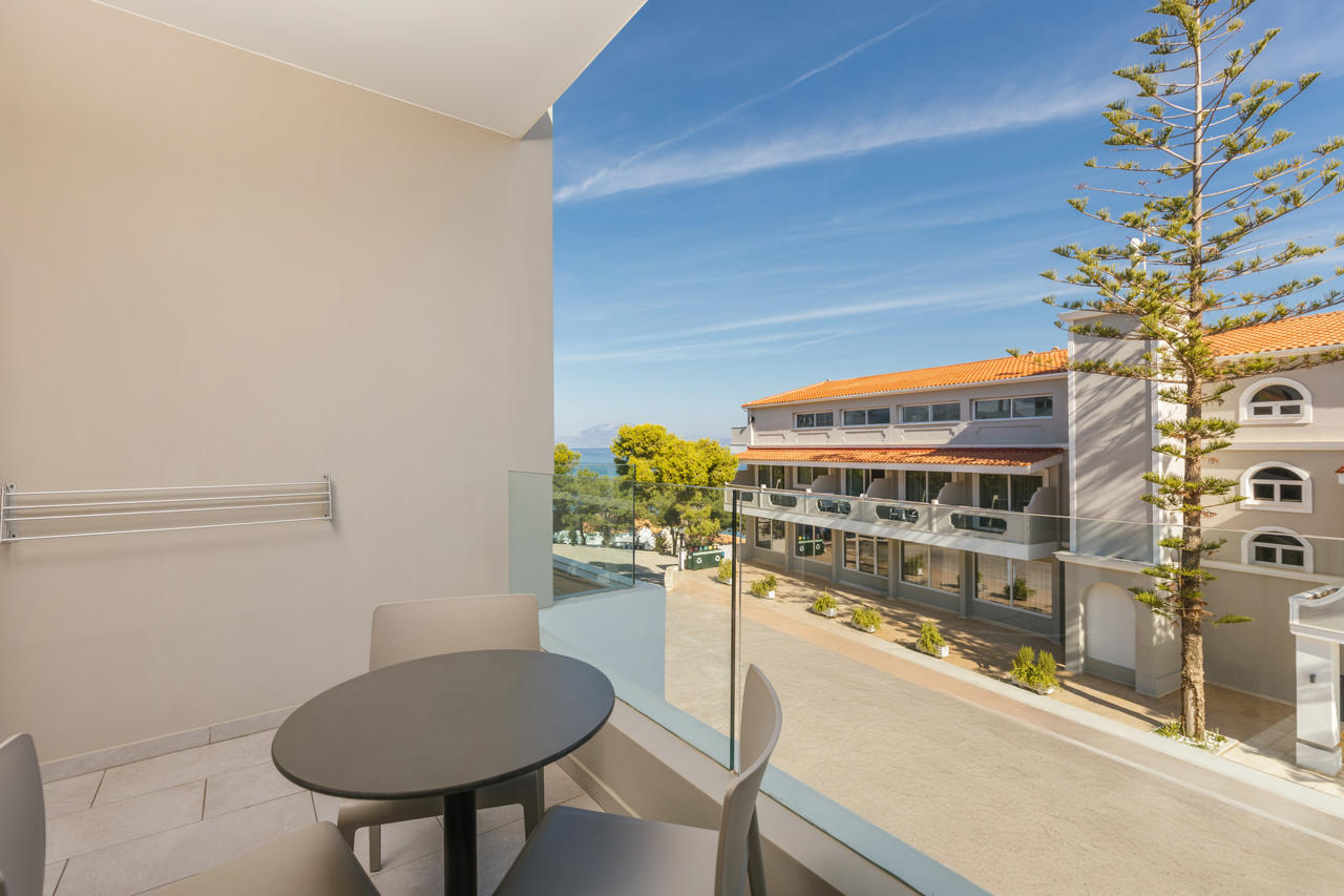 Alexandra Beach Resort & Spa 122/138