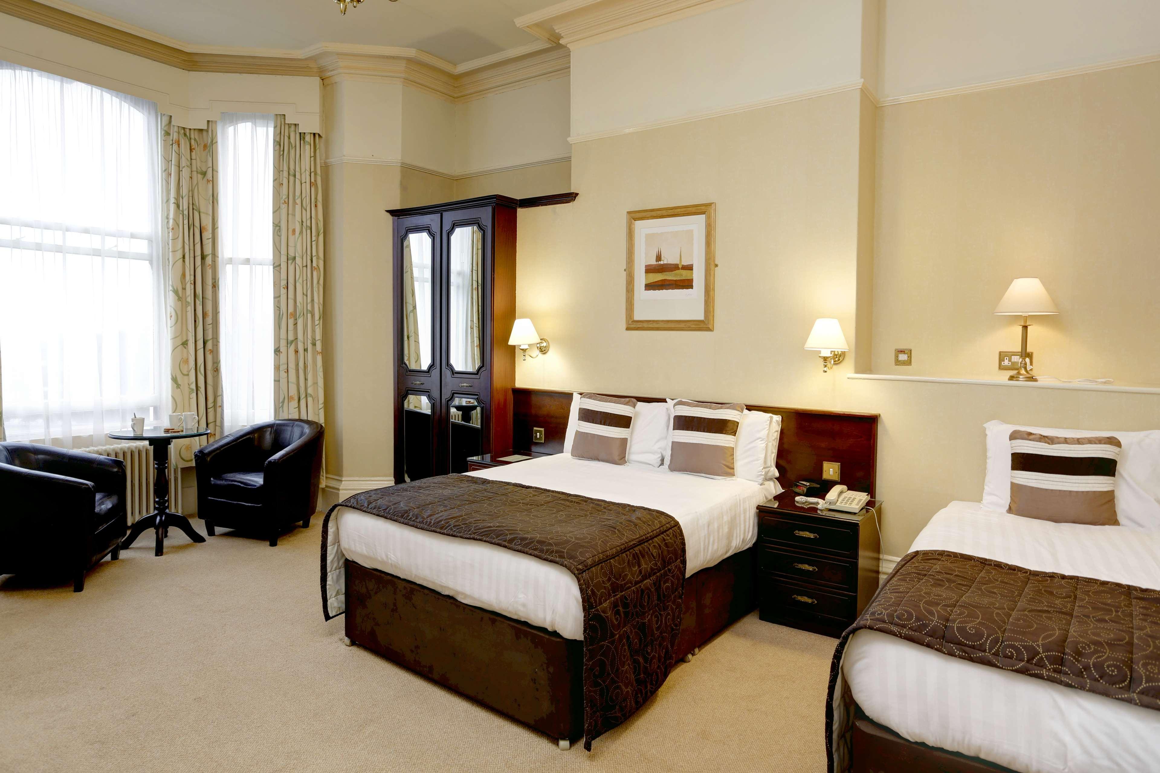 Room, Twin Beds