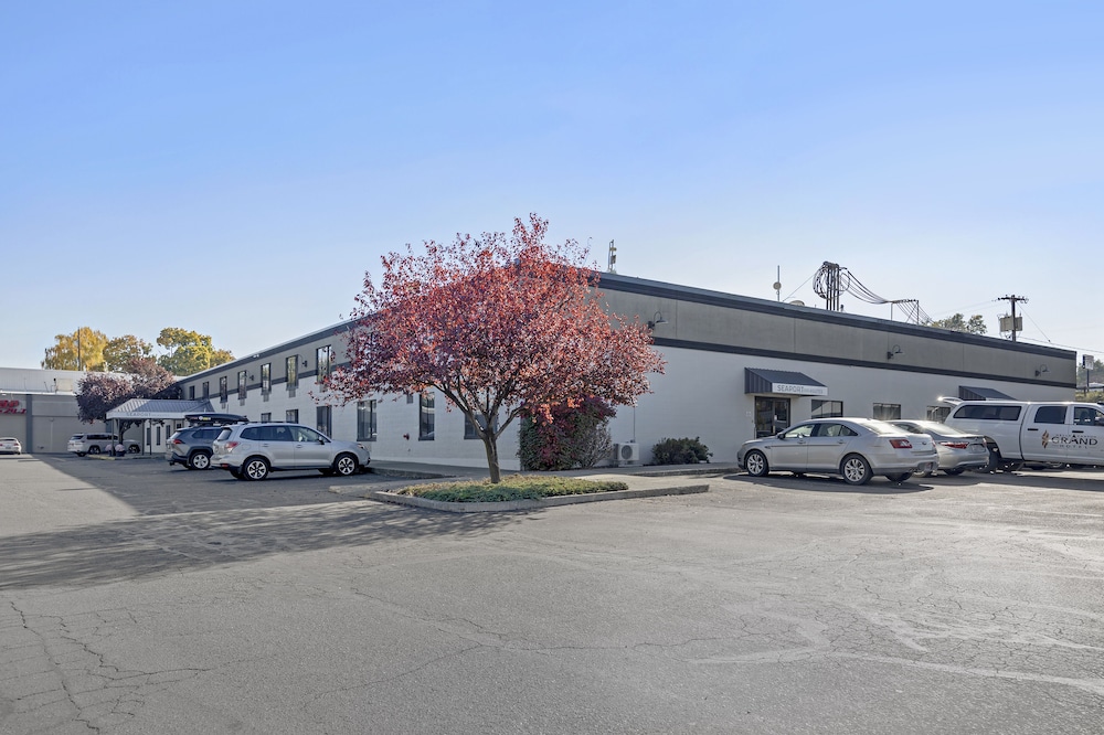 Seaport Inn and Suites 30/38