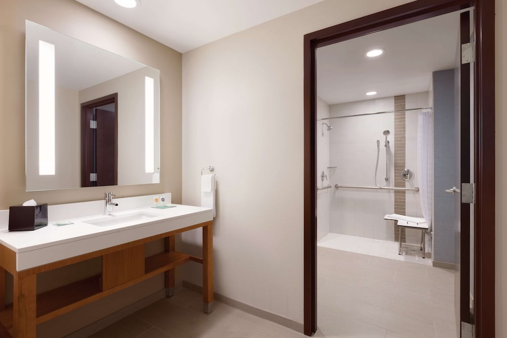 Hyatt Place St. Louis/Chesterfield 11/70