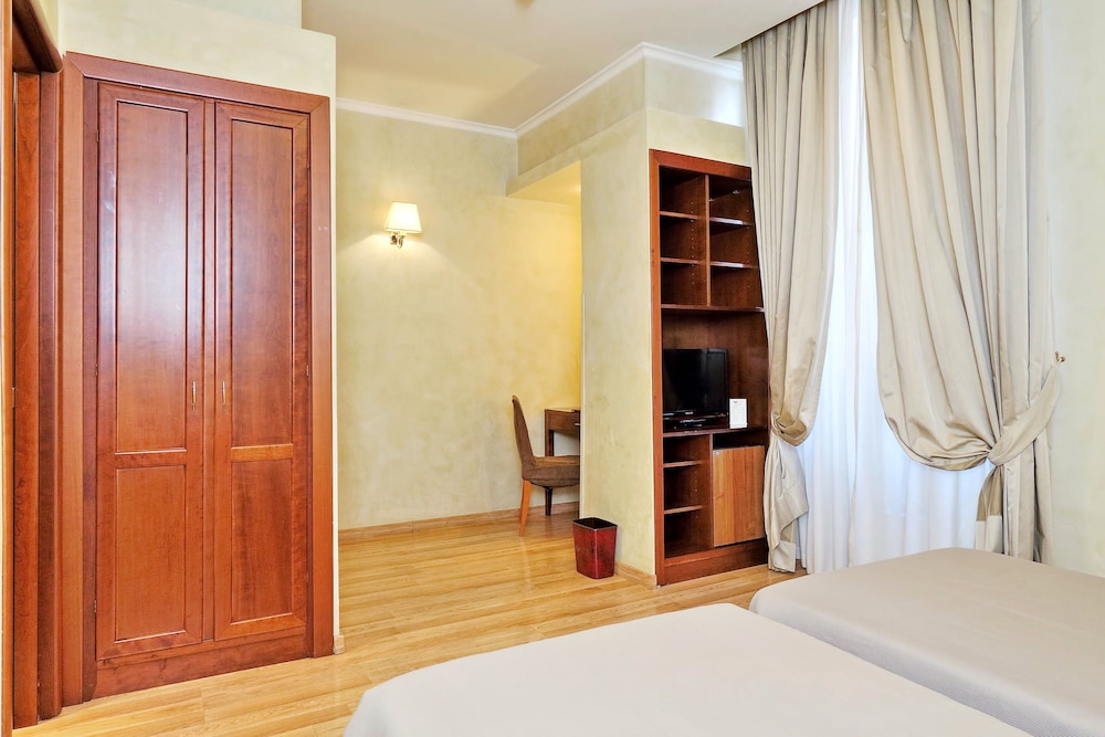Camelia Hotel 24/56