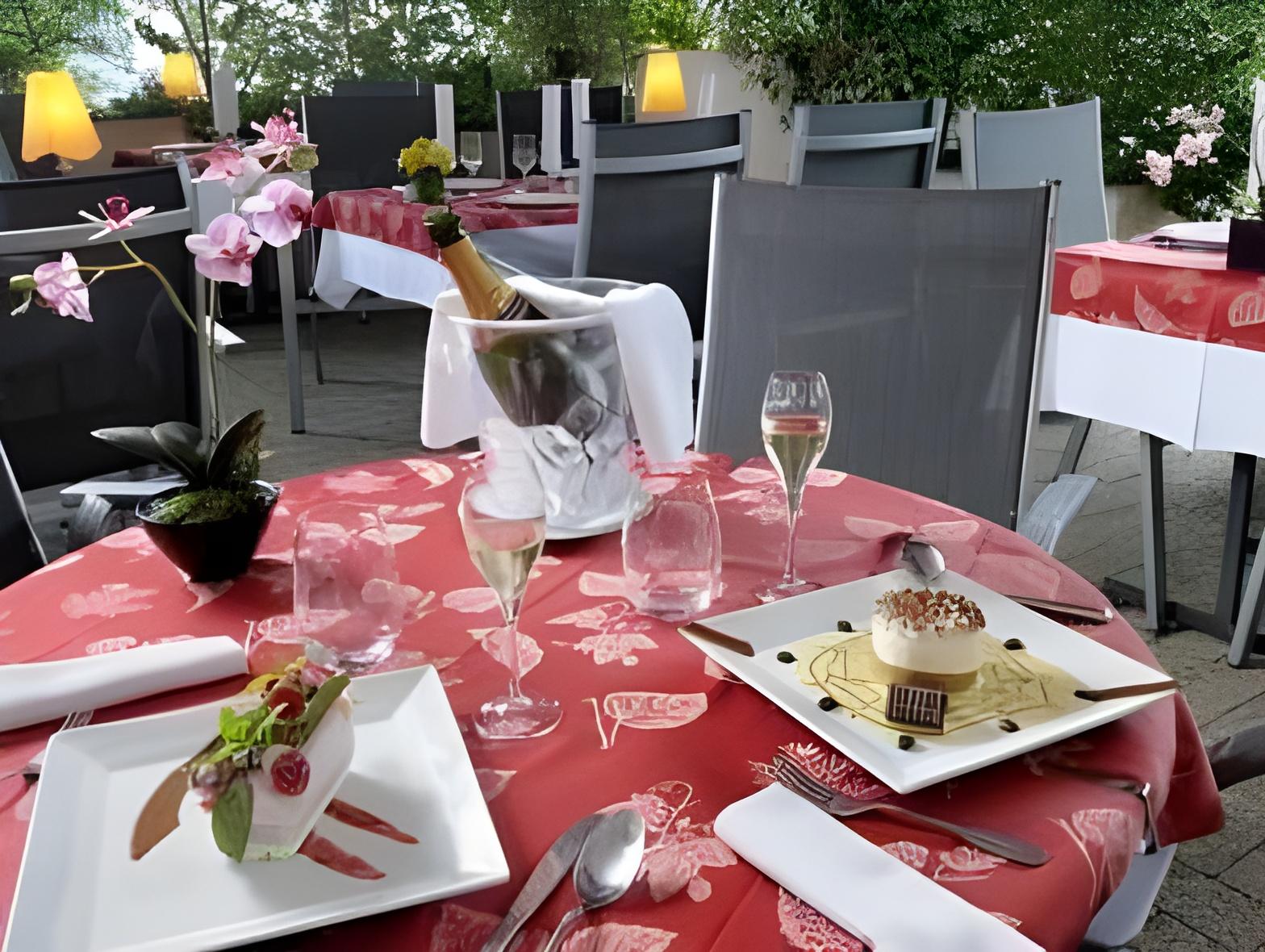 LOGIS AUBERGE DES VIEUX CHENES 15/25