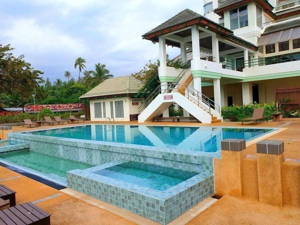 Khanom Golden Beach Hotel 9/59