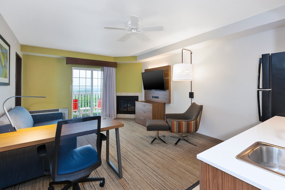 Holiday Inn Express Hotel And Suites Petoskey 45/61