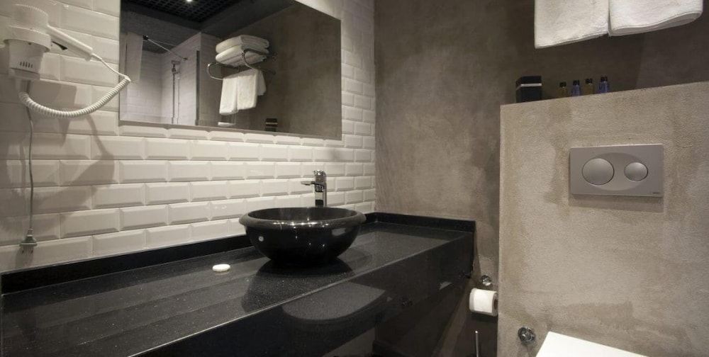 غرفة عائلية بسرير مزدوج وسرير فردي، Redstone Hotel 3/4