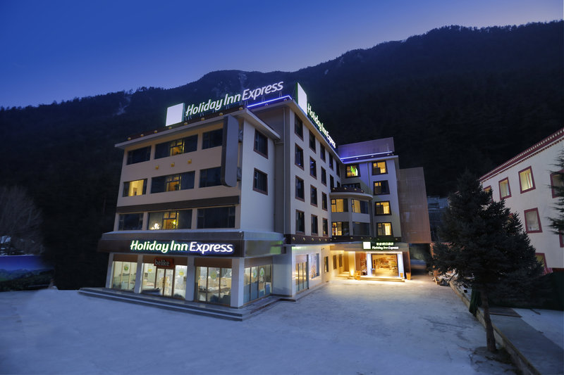 Holiday Inn Express Jiuzhaigou 5/15