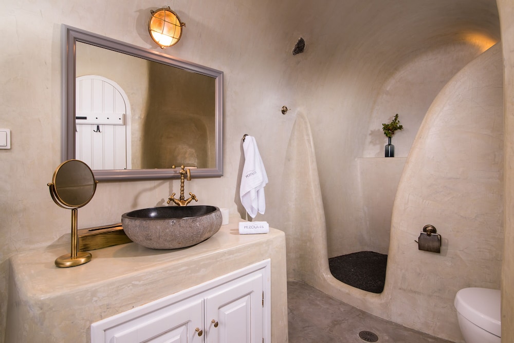 CAVE, HONEYMOON, SUITE, CALDERA VIEW, HOT TUB