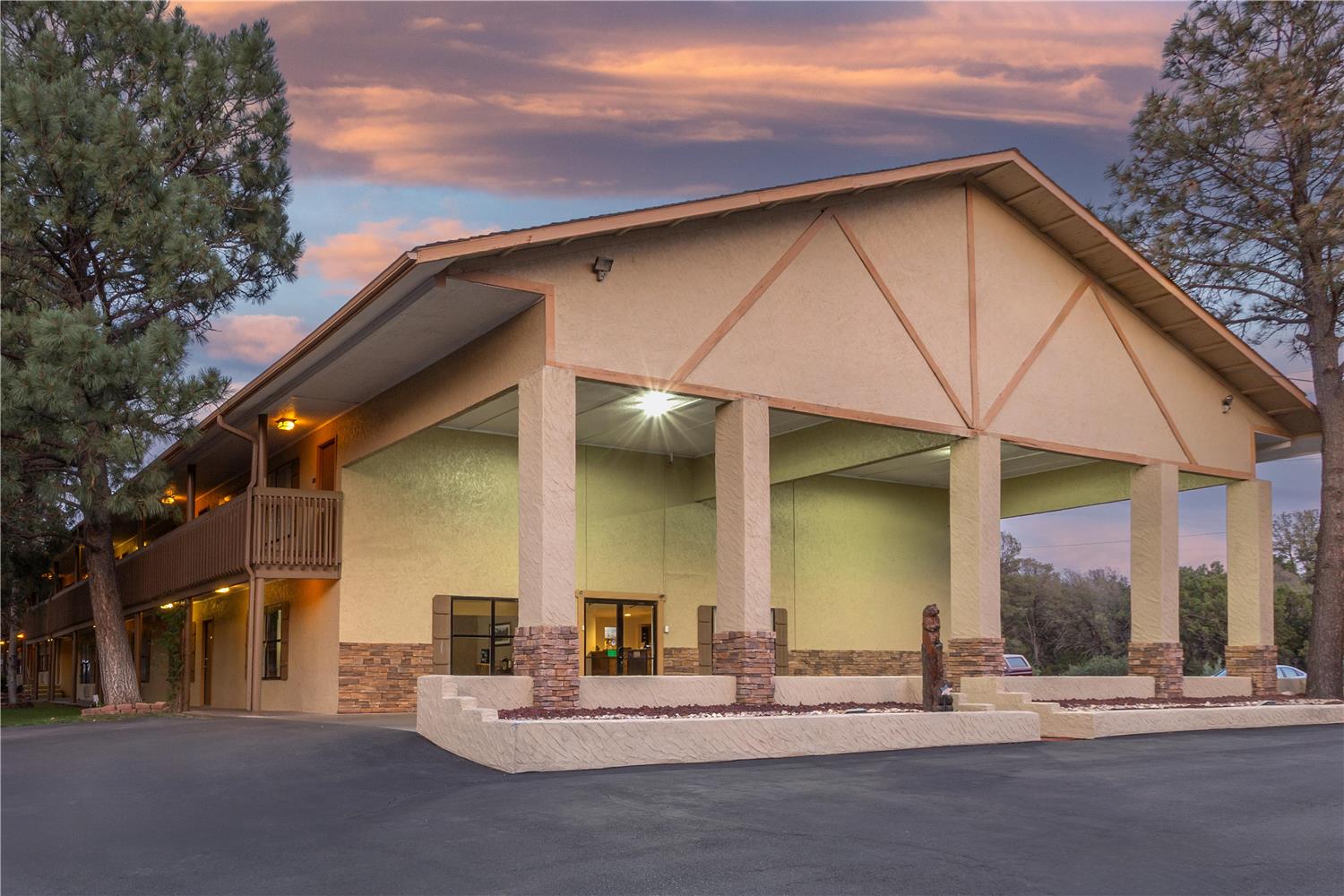 Best Western Pine Springs Inn 1/13