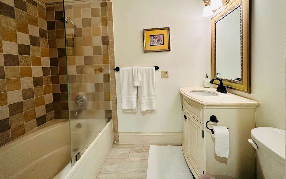 Amethyst Garden Inn 58/62
