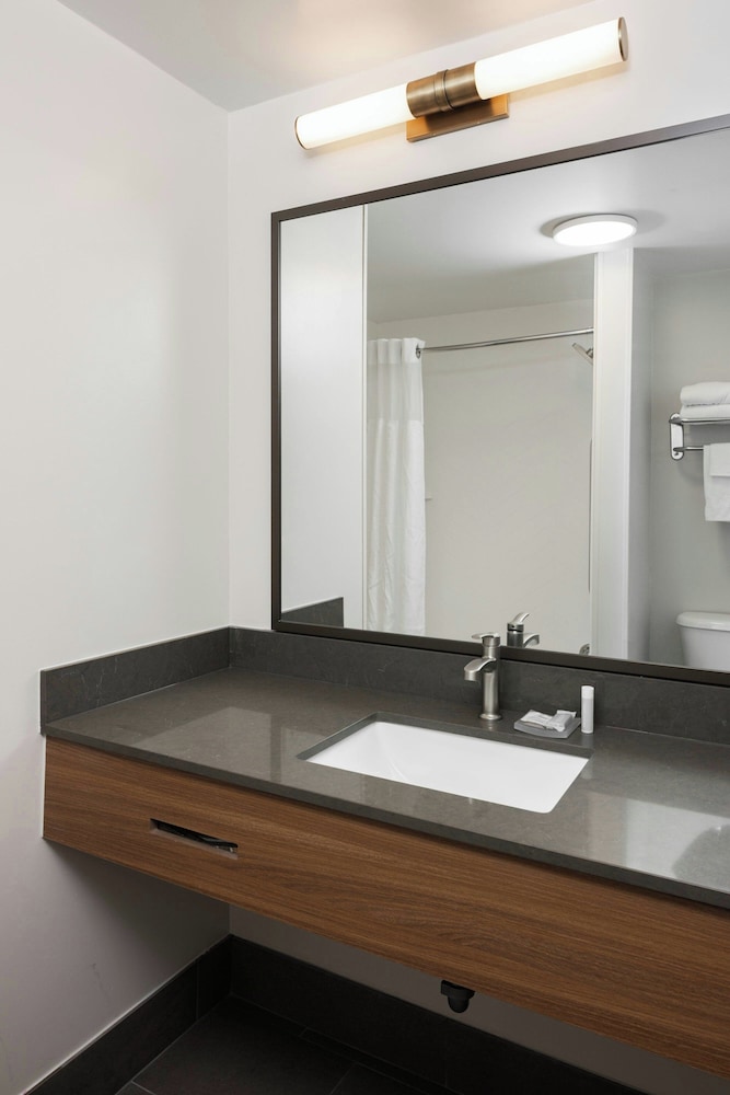 غرفة بسريرين كوين، Fairfield Inn Suites Muskegon Norton Shores 3/6
