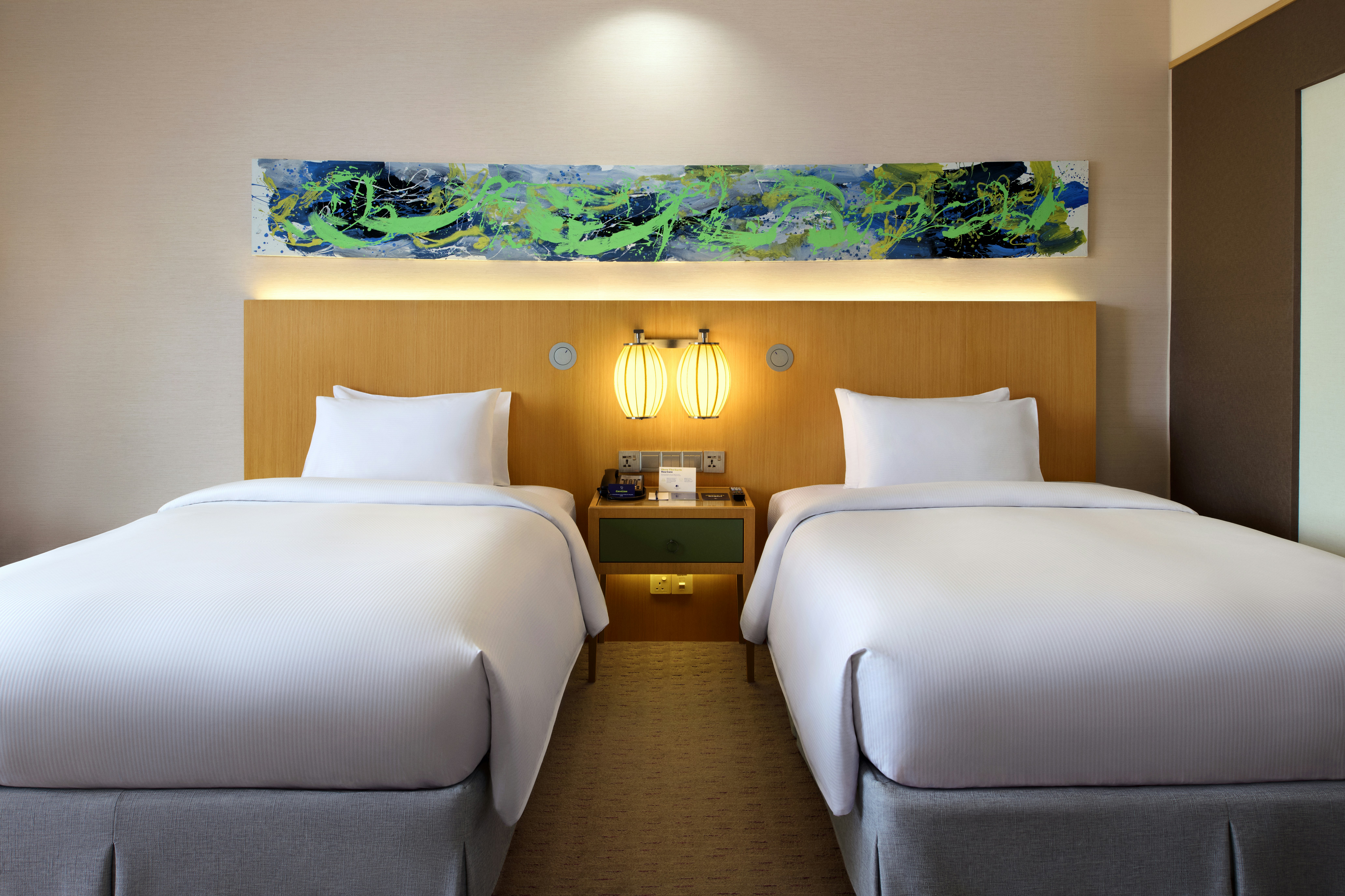GUEST ROOM, TWIN BEDS, HIGH FLOOR