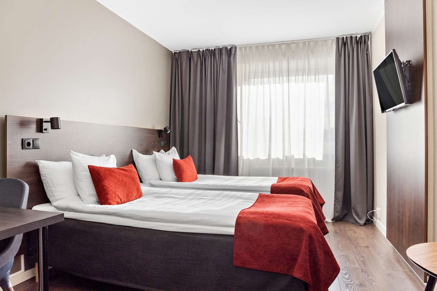 Standard, Twin Beds