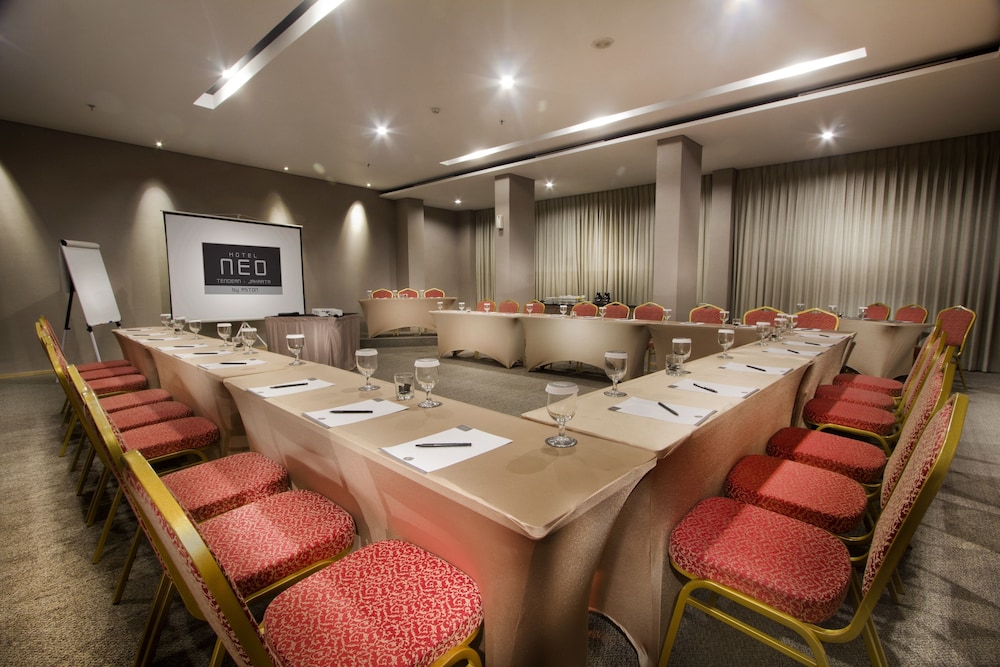 Hotel Neo Tendean 15/20