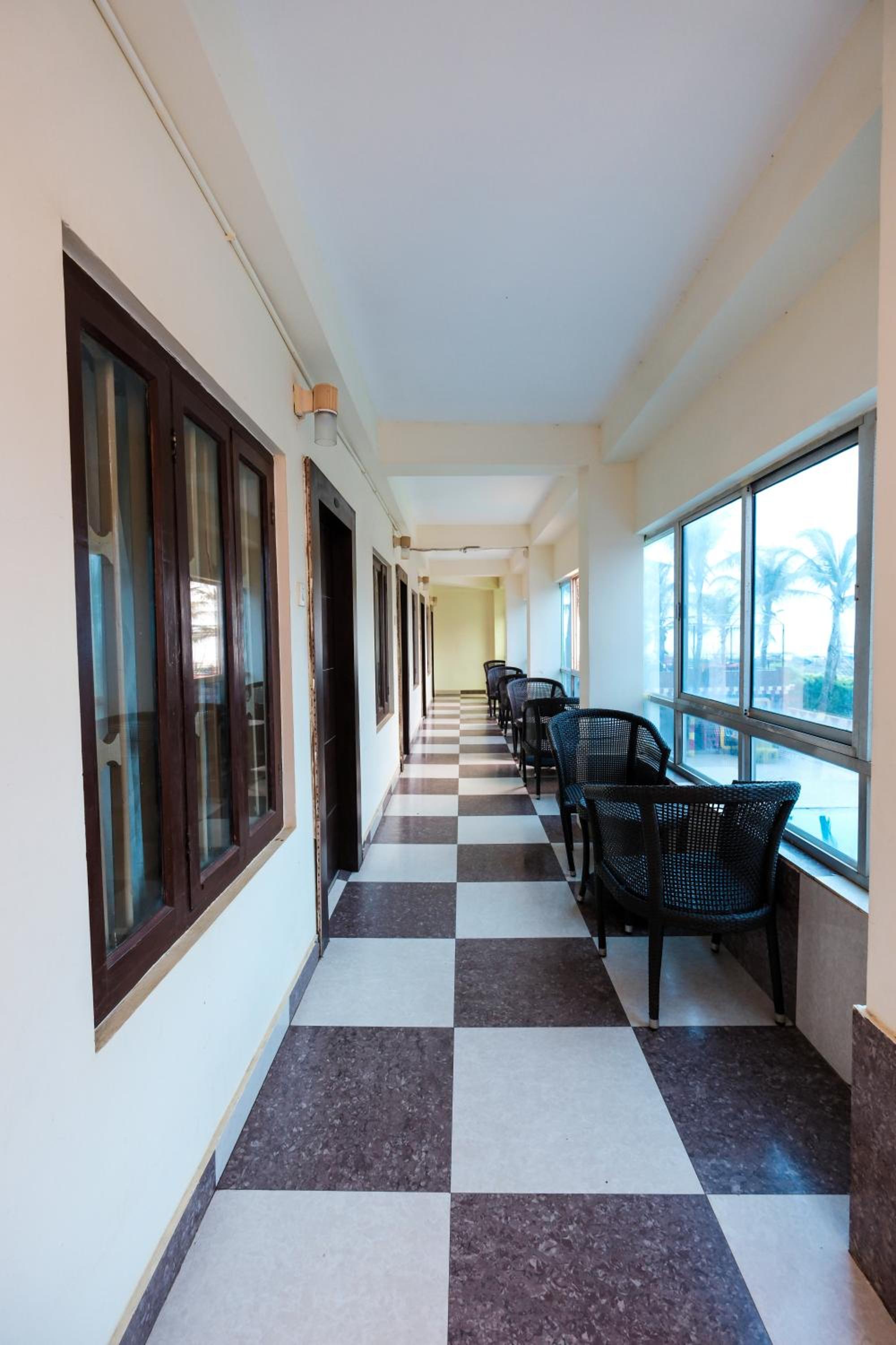 HOTEL SAPPHIRE INTERNATIONAL 26/32