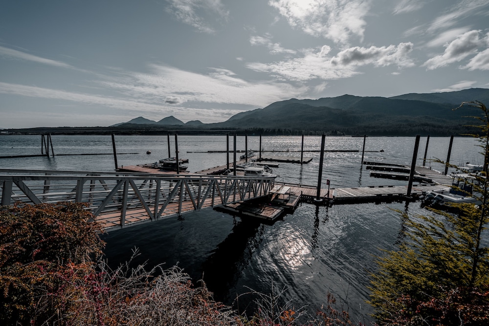 The Ketch Inn and Marina 33/65