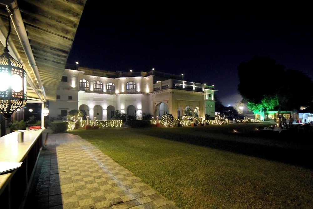 HARI MAHAL PALACE 36/40