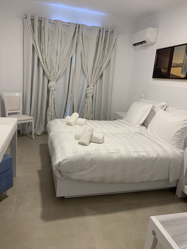 BASIC, TWIN BEDS, ANNEX