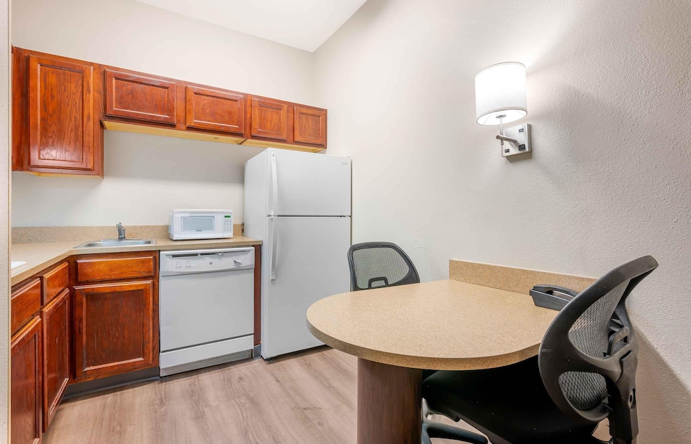 Extended Stay America - Indianapolis -Airport-W Southern Ave 48/60