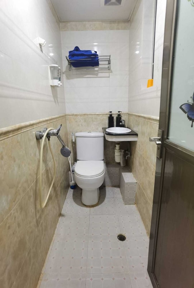 Yue Ka Hotel 15/17