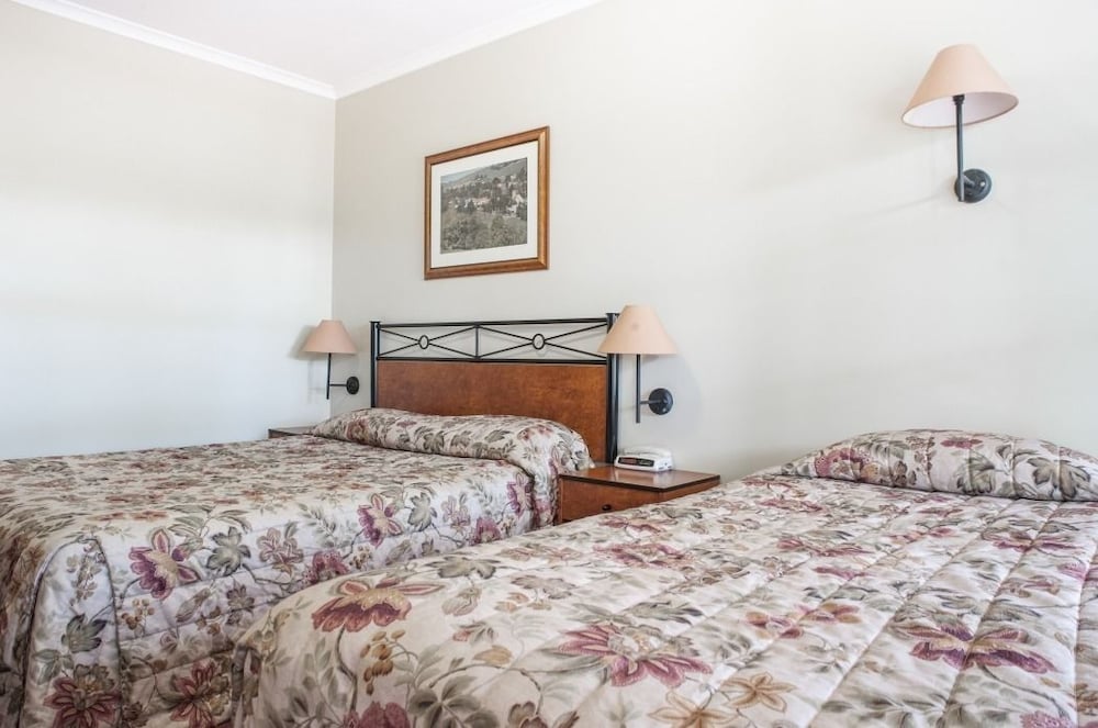 Jamberoo Pub And Saleyard Motel 8/18