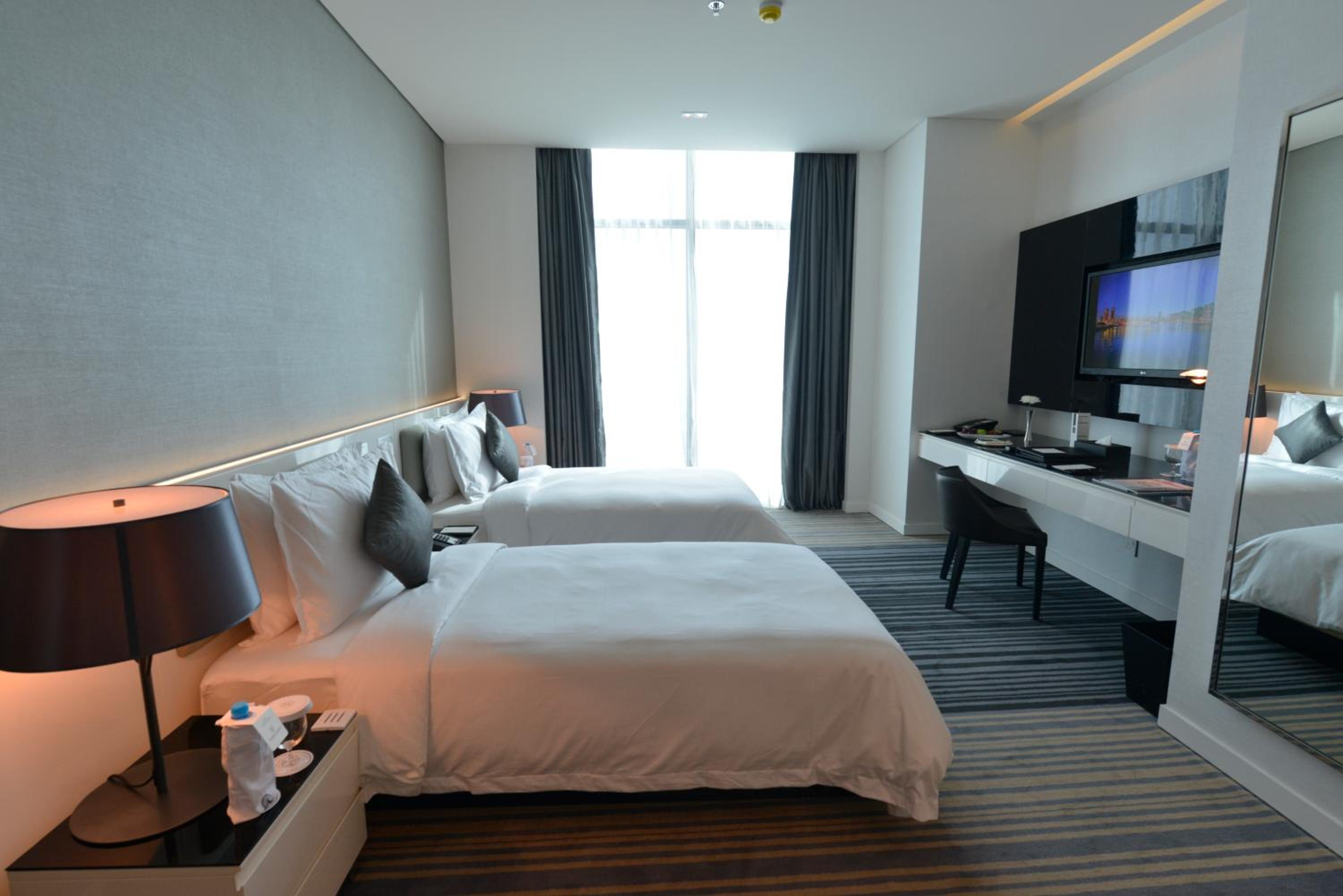2 Bedrooms, Ambassador, Suite