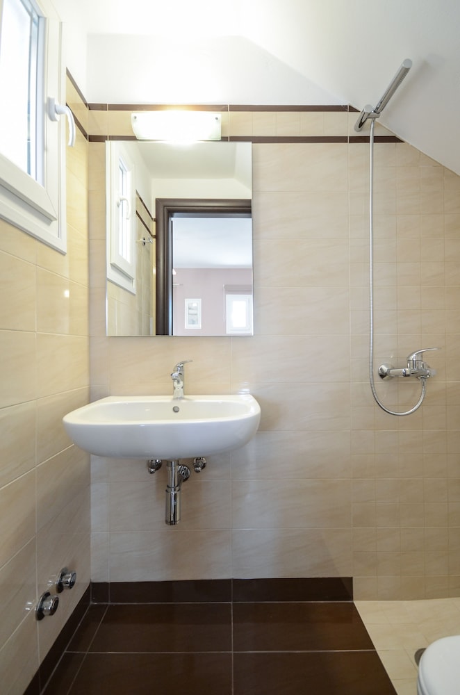 Naxos Luxury Villas 34/36