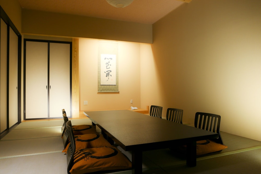 Hotel Housei 25/35