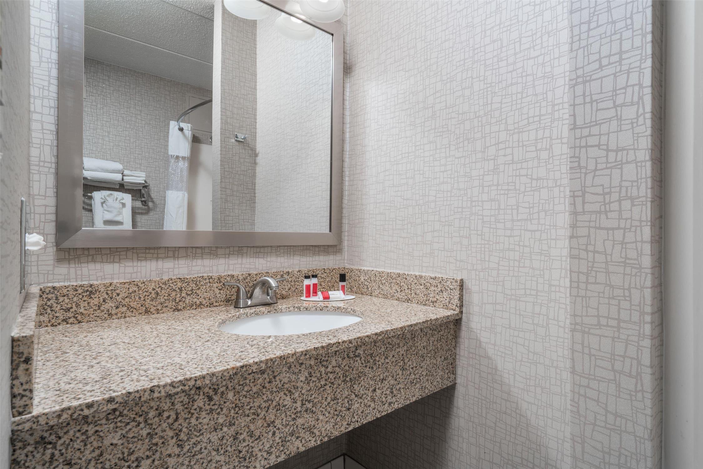 Days Hotel By Wyndham University Ave Se 15/16