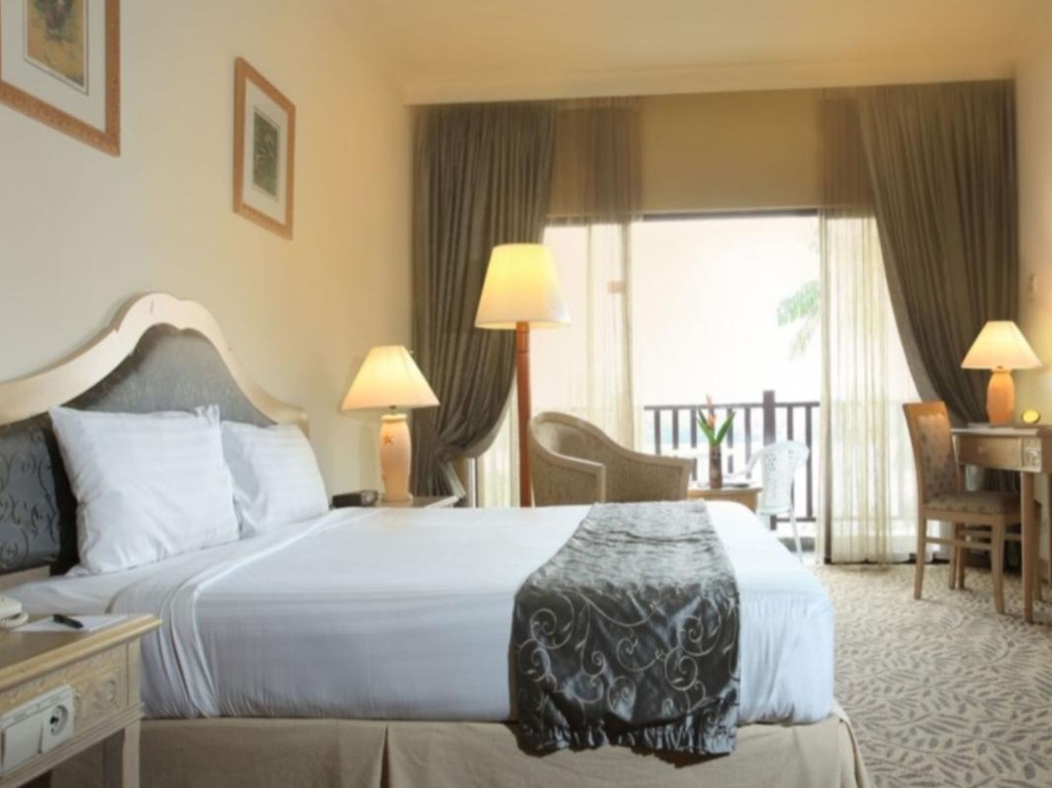 Deluxe, Double Bed