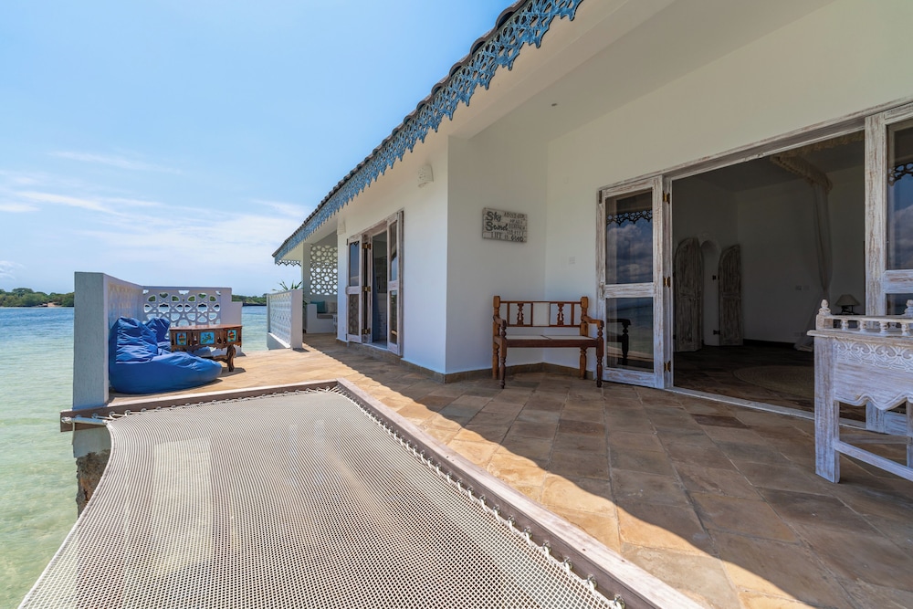 Chale Island Resort 62/70