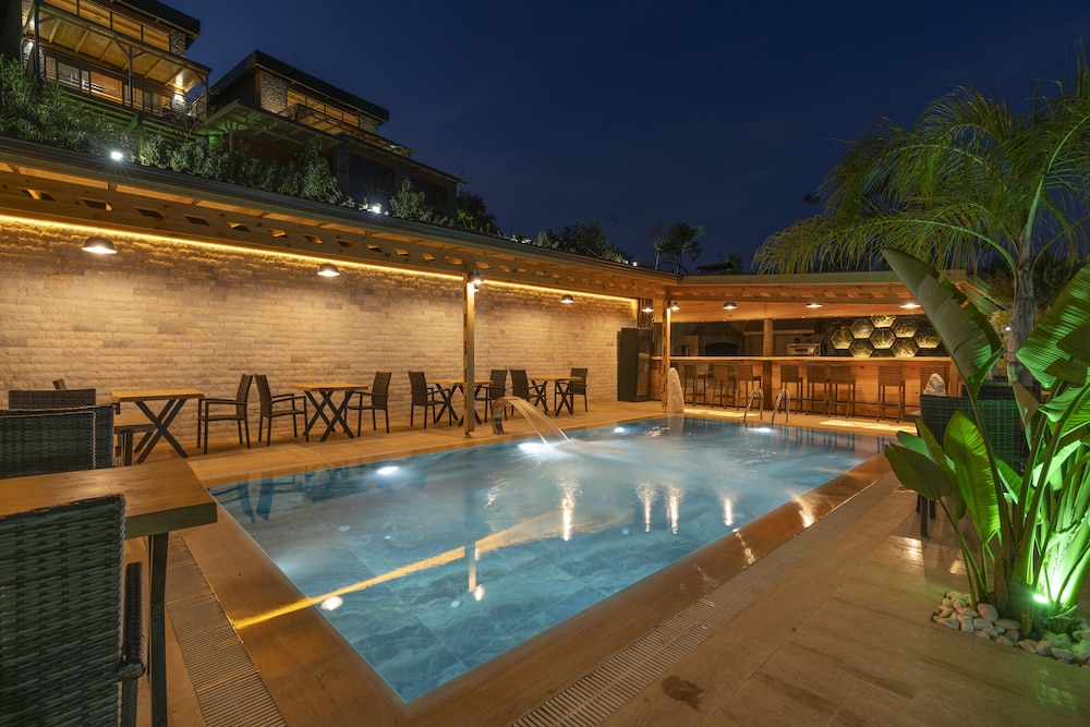 La Veranda Villas 5/25