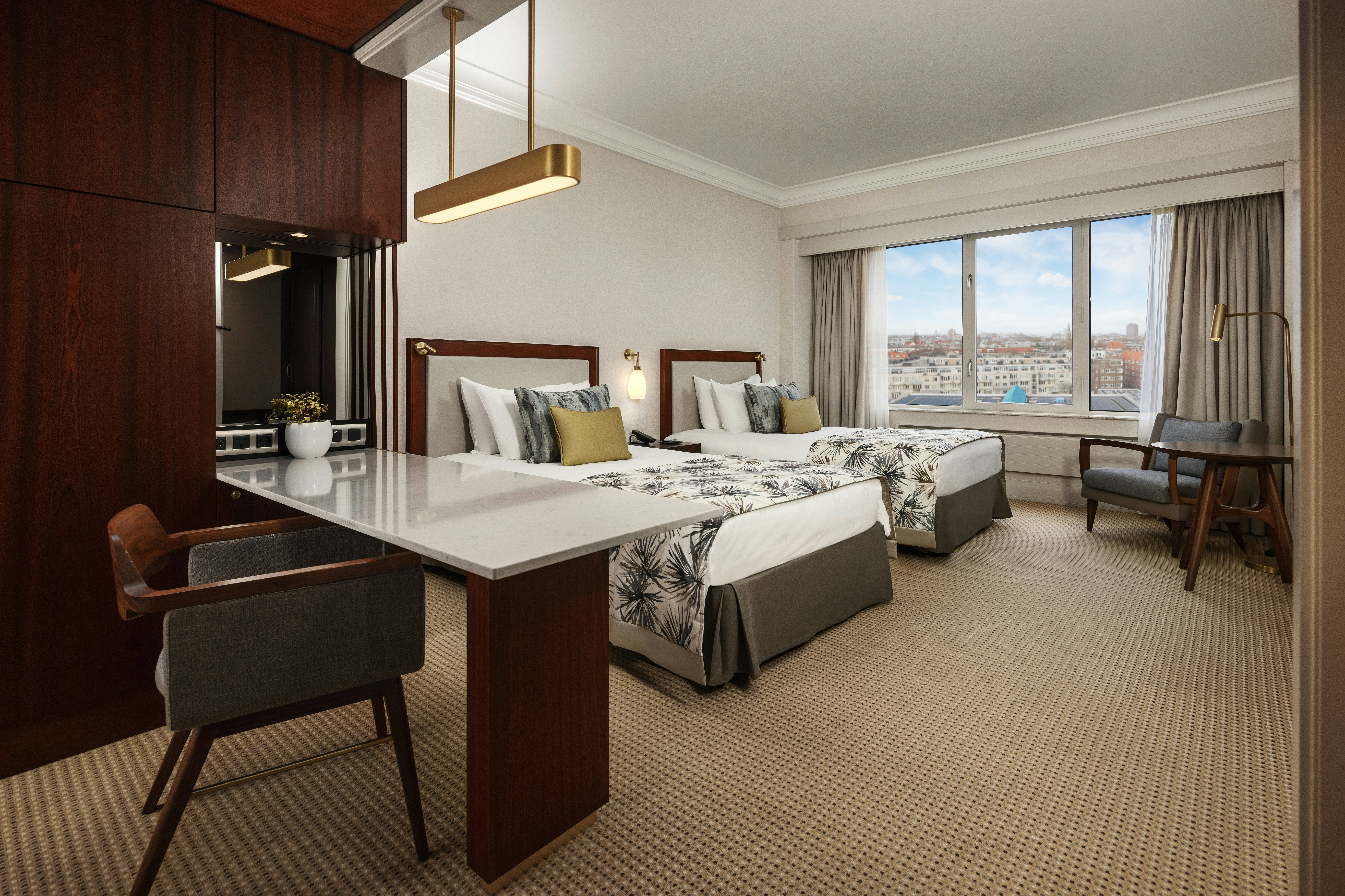 EXECUTIVE, TWIN BEDS