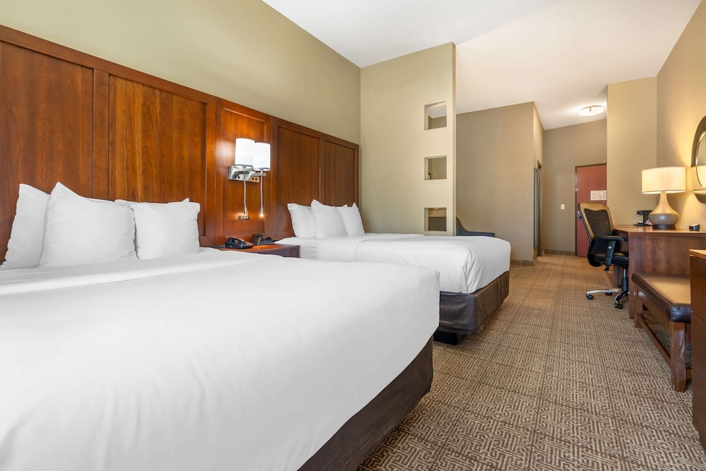 جناح بسريرين كوين مع أريكة لذوي الإعاقة، Comfort Suites Gallup East Route 66 and I-40 2/5