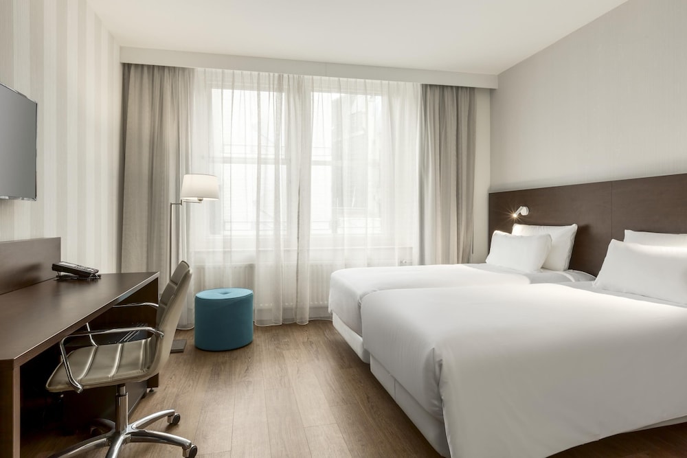 غرفة قياسية صغيرة بسرير كوين بإطلالة على القناة، Nh City Centre Amsterdam 4/5