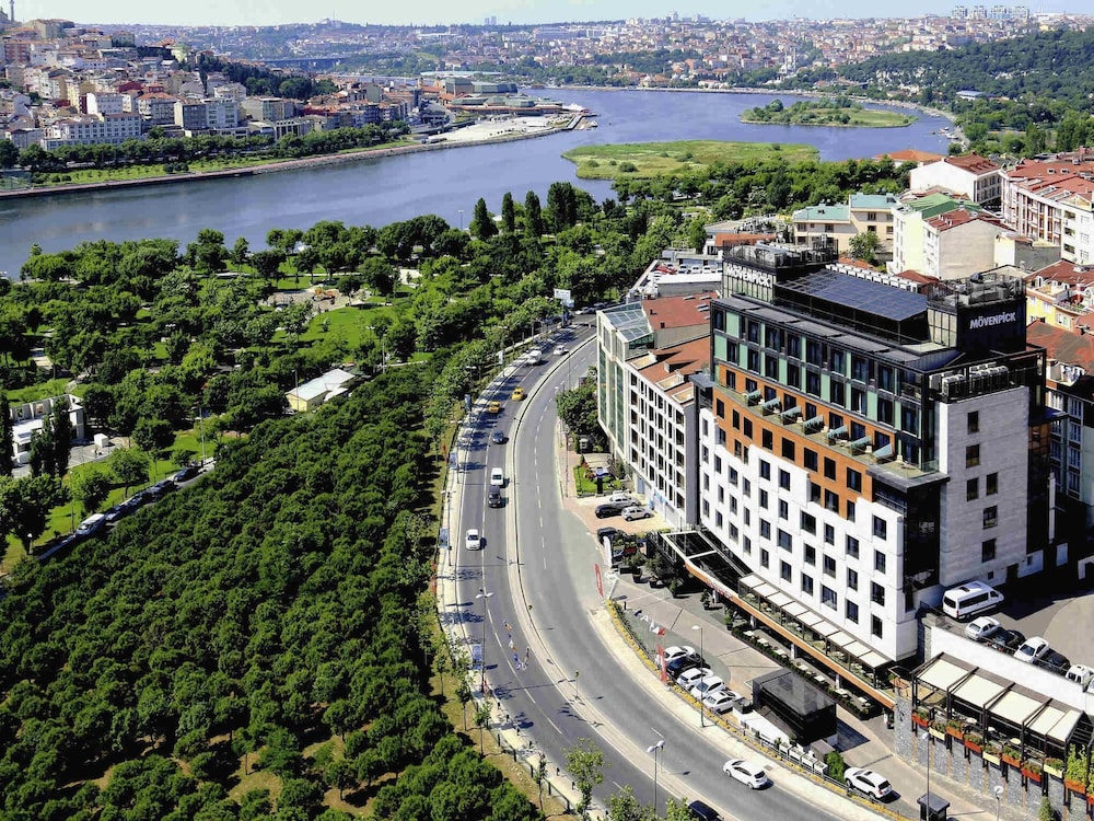 Movenpick Hotel Istanbul Golden Horn 3/89