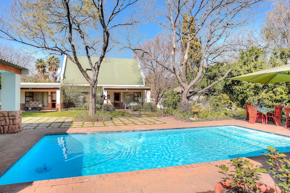 Sunninghill Guest Lodge 30/36