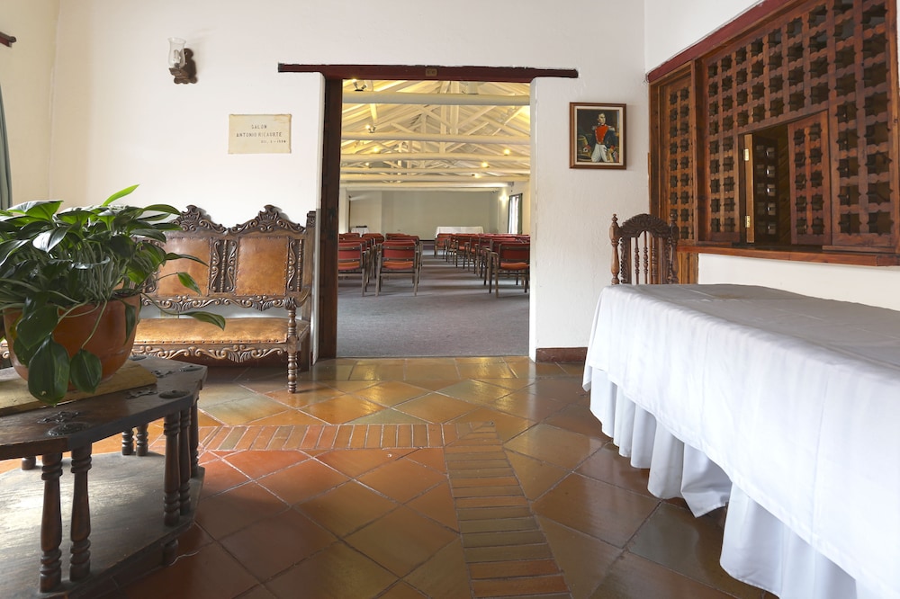 Hotel Meson de los Virreyes 11/22