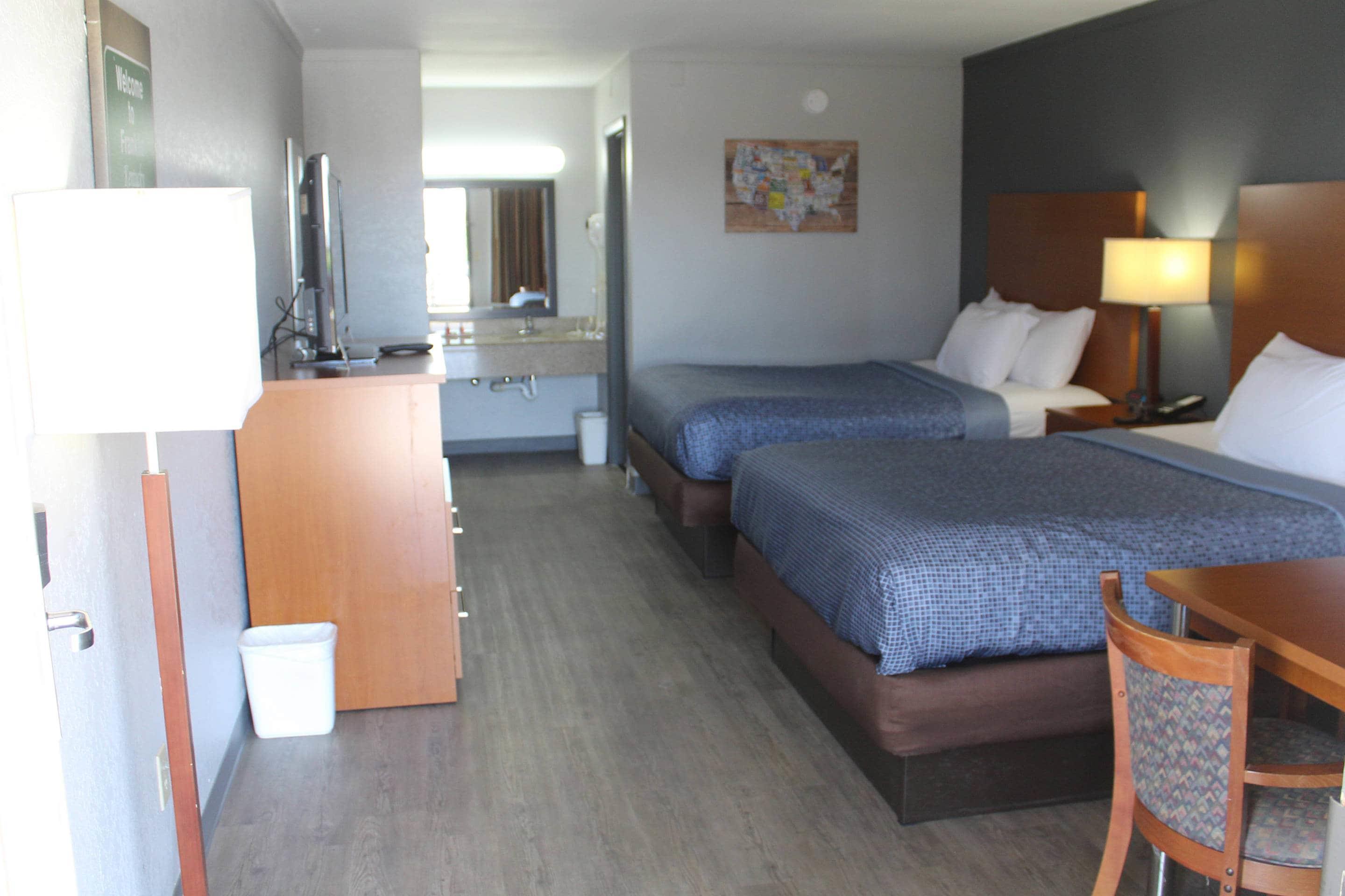 غرفة بسريرين كوين، Econo Lodge Franklin South KY 6/10