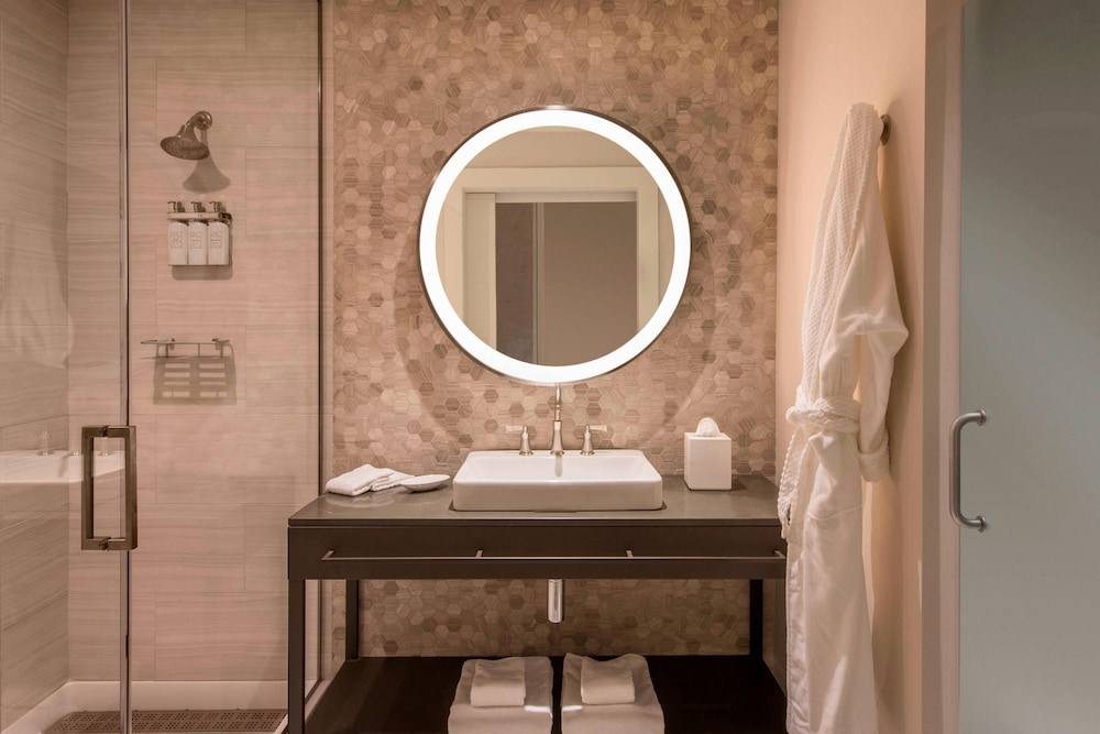 THE ELIZABETH HOTEL AUTOGRAPH COLLECTION 写真3