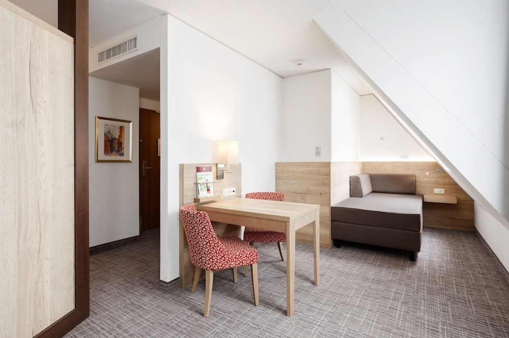 Holiday Inn Nurnberg City Centre 64/78